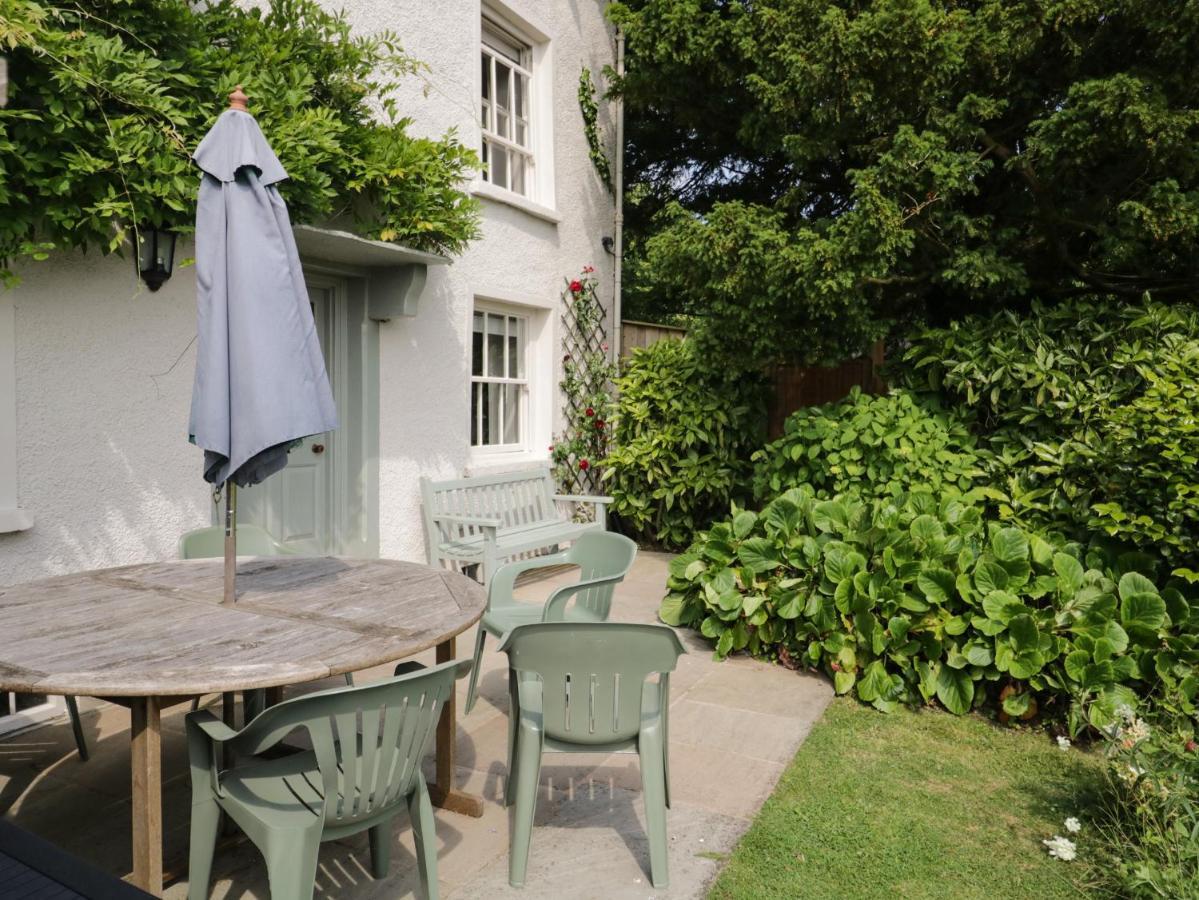 Bridge End Cottage ウルバーストン エクステリア 写真